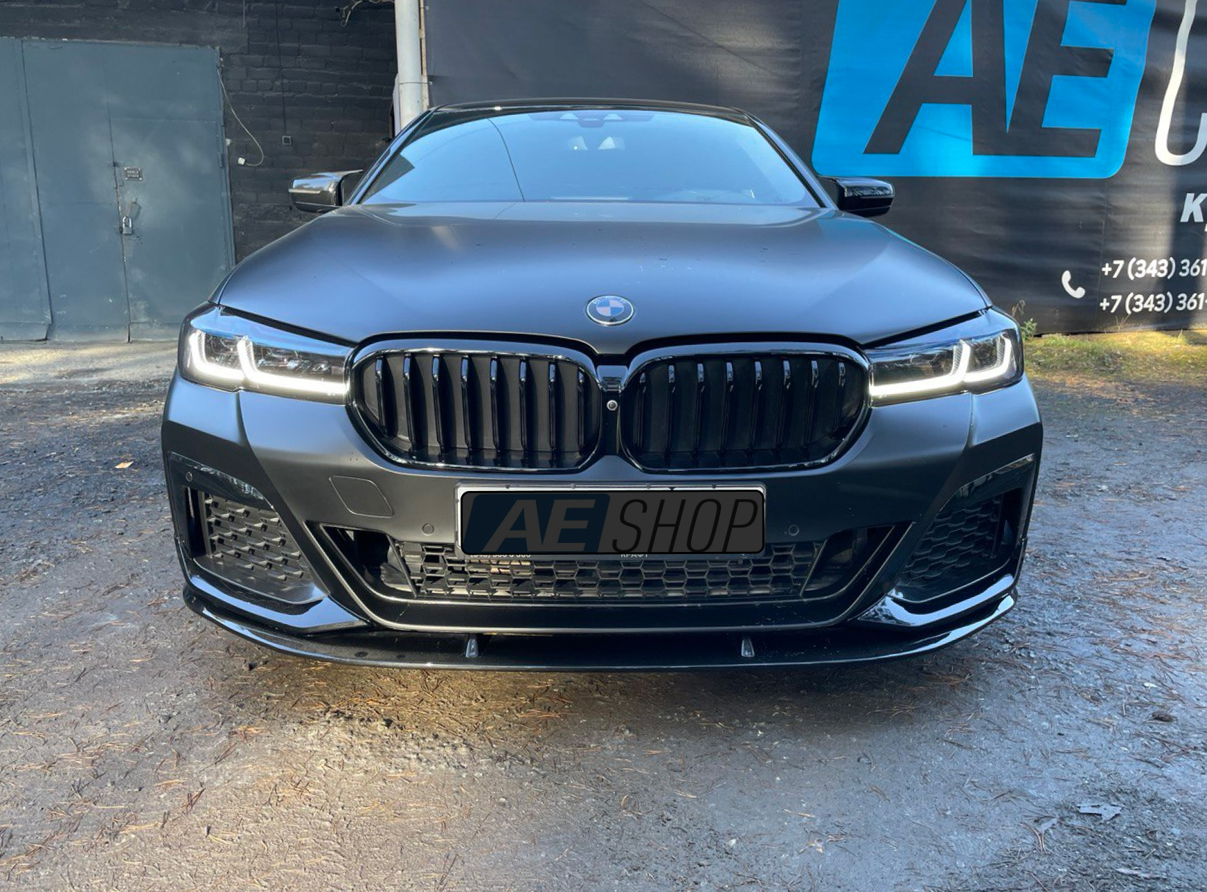 Тюнинг BMW G30 &mdash; установленный M-пакет, решётка M5, вид спереди