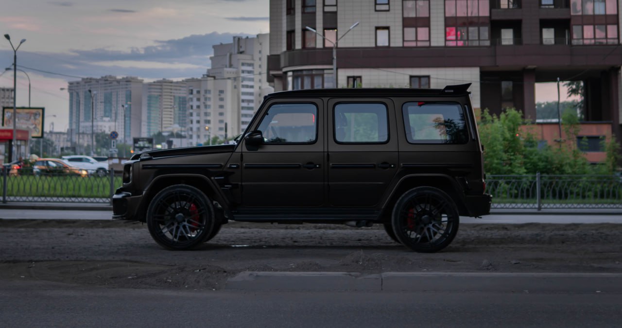 Mercedes G-Class W464 с обвесом Brabus Widestar