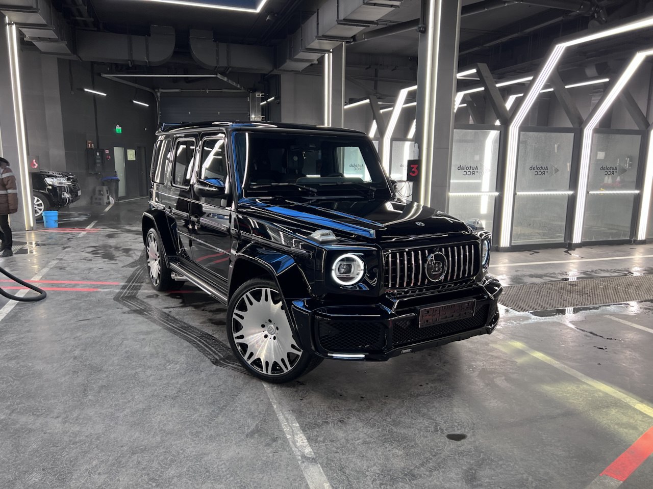 Аэродинамический обвес Brabus Widestar на Mercedes G-Class W464 &mdash; пример аэропакета для SUV
